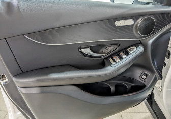 Подержанный автомобиль Mercedes-Benz GLC Coupe 2017 года (19 фото)