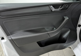 Подержанный автомобиль Skoda Rapid Liftback 2021 года (18 фото)