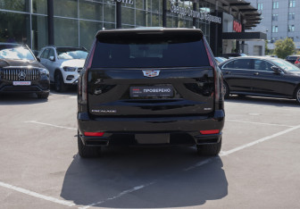 Подержанный автомобиль Cadillac Escalade Suv 2021 года (6 фото)