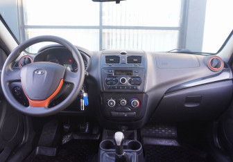 Подержанный автомобиль LADA (ВАЗ) Kalina Wagon 2015 года (12 фото)