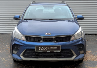 Подержанный автомобиль Kia Rio Hatchback 2021 года (2 фото)