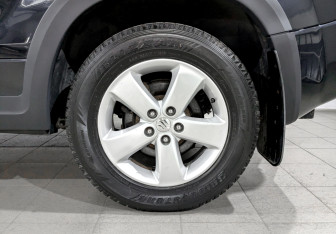 Подержанный автомобиль Suzuki Grand Vitara 2010 года (18 фото)