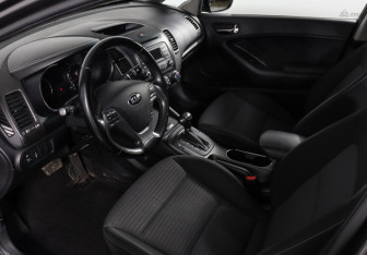 Подержанный автомобиль Kia Cerato Sedan 2013 года (9 фото)