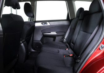 Подержанный автомобиль Subaru Forester Suv 2011 года (11 фото)