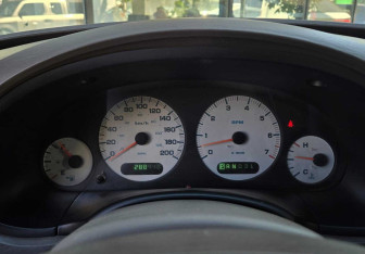 Подержанный автомобиль Dodge Caravan 2004 года (13 фото)