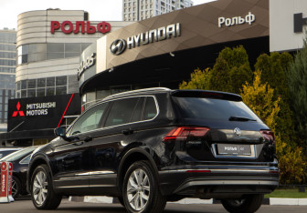 Подержанный автомобиль Volkswagen Tiguan 2019 года (5 фото)