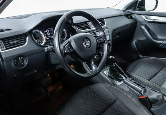 Подержанный автомобиль Skoda Octavia Liftback 2017 года (9 фото)