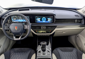 Подержанный автомобиль Hongqi HS5 2023 года (14 фото)