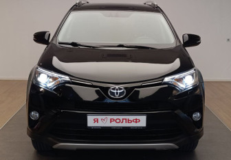 Подержанный автомобиль Toyota RAV4 2019 года (2 фото)