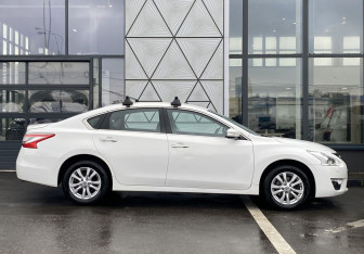 Подержанный автомобиль Nissan Teana 2015 года (4 фото)