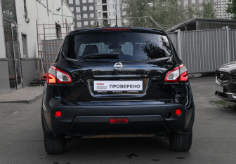 Подержанный автомобиль Nissan Qashqai 2012 года (5 фото)