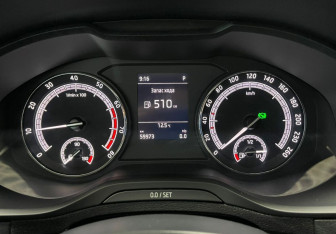 Подержанный автомобиль Skoda Karoq 2021 года (14 фото)