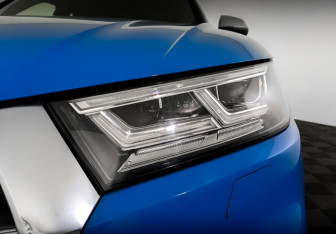 Подержанный автомобиль Audi SQ5 2019 года (18 фото)