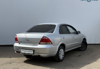 Подержанный автомобиль Nissan Almera Classic 2011 года (5 фото)