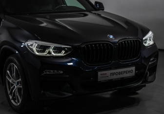 Подержанный автомобиль BMW X4 2018 года (19 фото)