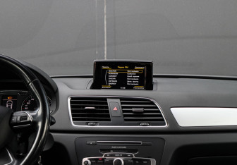 Подержанный автомобиль Audi Q3 2015 года (10 фото)