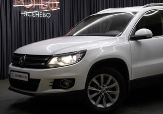 Подержанный автомобиль Volkswagen Tiguan 2015 года (20 фото)