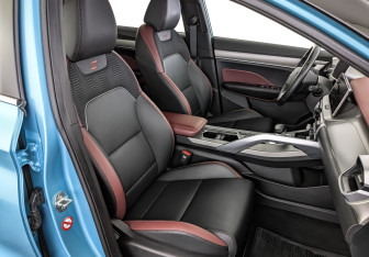Подержанный автомобиль Geely Coolray 2023 года (23 фото)