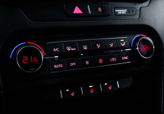 Подержанный автомобиль Kia Ceed Hatchback 2019 года (12 фото)