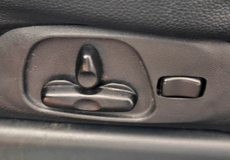 Подержанный автомобиль Mitsubishi Pajero 2013 года (15 фото)