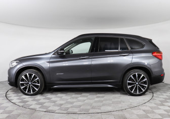 Подержанный автомобиль BMW X1 2017 года (5 фото)