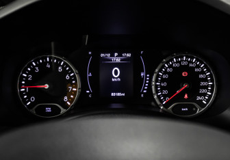 Подержанный автомобиль Jeep Renegade 2018 года (10 фото)