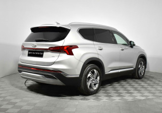 Подержанный автомобиль Hyundai Santa Fe 2021 года (3 фото)