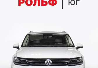 Подержанный автомобиль Volkswagen Tiguan 2018 года (2 фото)