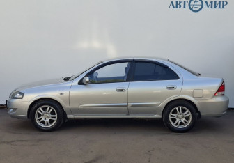 Подержанный автомобиль Nissan Almera Classic 2011 года (8 фото)