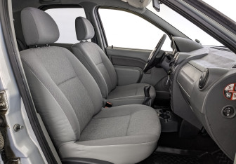 Подержанный автомобиль Renault Logan Sedan 2008 года (23 фото)