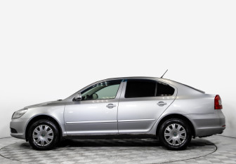 Подержанный автомобиль Skoda Octavia Liftback 2013 года (6 фото)