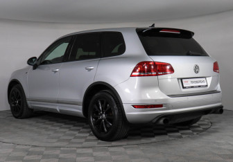Подержанный автомобиль Volkswagen Touareg 2012 года (7 фото)