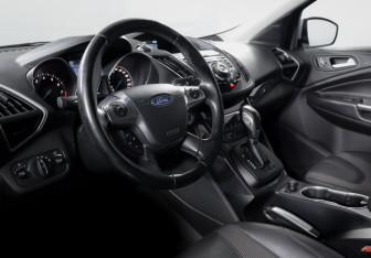 Подержанный автомобиль Ford Kuga 2014 года (14 фото)