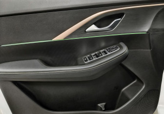 Подержанный автомобиль Omoda C5 2023 года (16 фото)