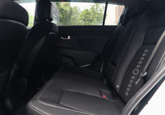 Подержанный автомобиль Kia Sportage 2012 года (8 фото)