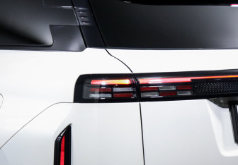 Подержанный автомобиль Jaecoo J7 2023 года (16 фото)