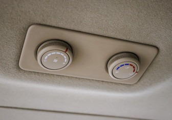 Подержанный автомобиль Hyundai H-1 2016 года (15 фото)