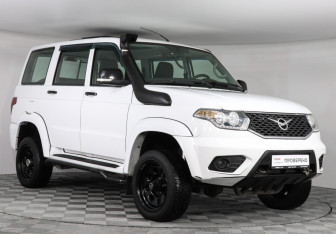 Подержанный автомобиль УАЗ Patriot 2019 года (3 фото)