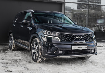 Подержанный автомобиль Kia Sorento 2022 года (3 фото)