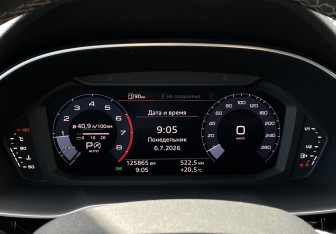 Подержанный автомобиль Audi Q3 2021 года (26 фото)