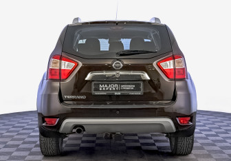 Подержанный автомобиль Nissan Terrano 2020 года (6 фото)