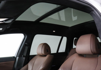 Подержанный автомобиль BMW X7 2019 года (21 фото)