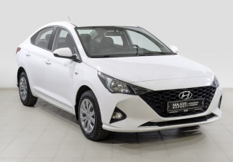 Подержанный автомобиль Hyundai Solaris Sedan 2022 года (3 фото)