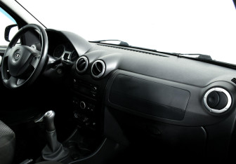 Подержанный автомобиль LADA (ВАЗ) Largus Wagon 2017 года (8 фото)