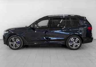 Подержанный автомобиль BMW X7 2020 года (8 фото)