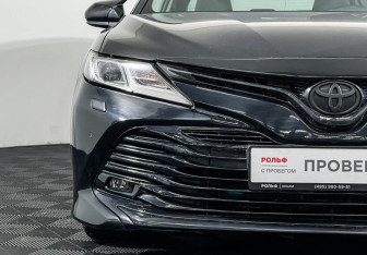 Подержанный автомобиль Toyota Camry Sedan 2019 года (15 фото)