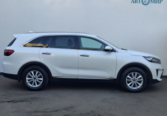 Подержанный автомобиль Kia Sorento 2019 года (4 фото)