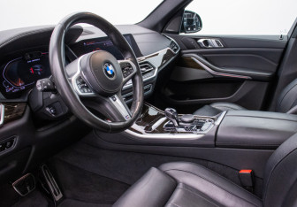 Подержанный автомобиль BMW X5 2019 года (9 фото)