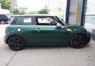 Подержанный автомобиль MINI Hatch 2014 года (4 фото)