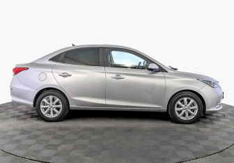 Подержанный автомобиль Changan Alsvin 2023 года (4 фото)